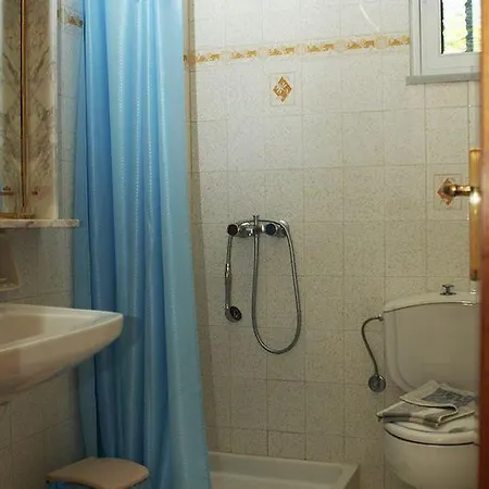 Vlycha & Hotel 2*