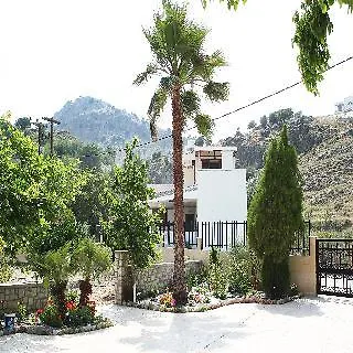 Vlycha & Hotel 2*